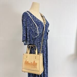 Coach C6494 X Jennifer Lopez Dempsey Tote 22 With Nyc Skyline In Cream